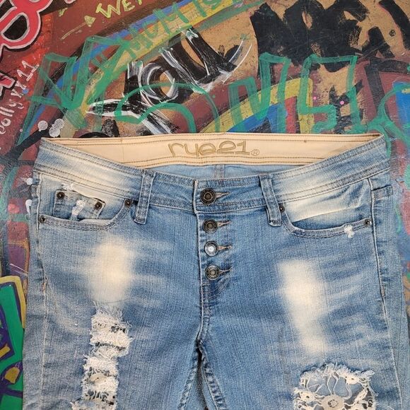 Rue21 Ripped denim jeans with flower lace - woman's size 7/8 - Picture 2 of 13